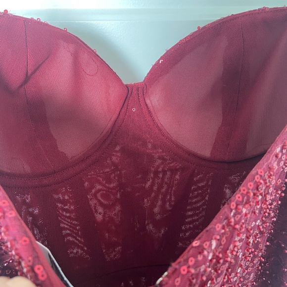 Red sequin prom dress - Picture 4 of 7